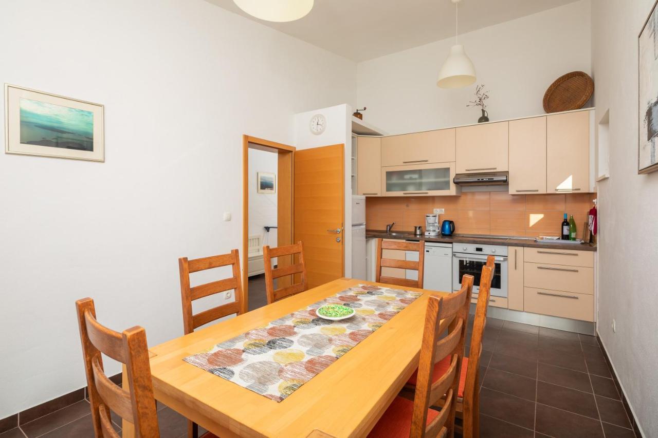 Sapphire Apartment