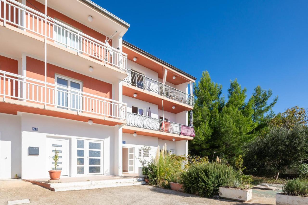 Sapphire Apartment *