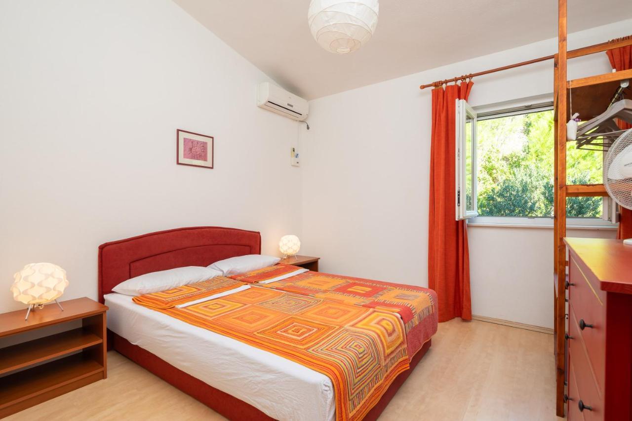 Sapphire Apartment *